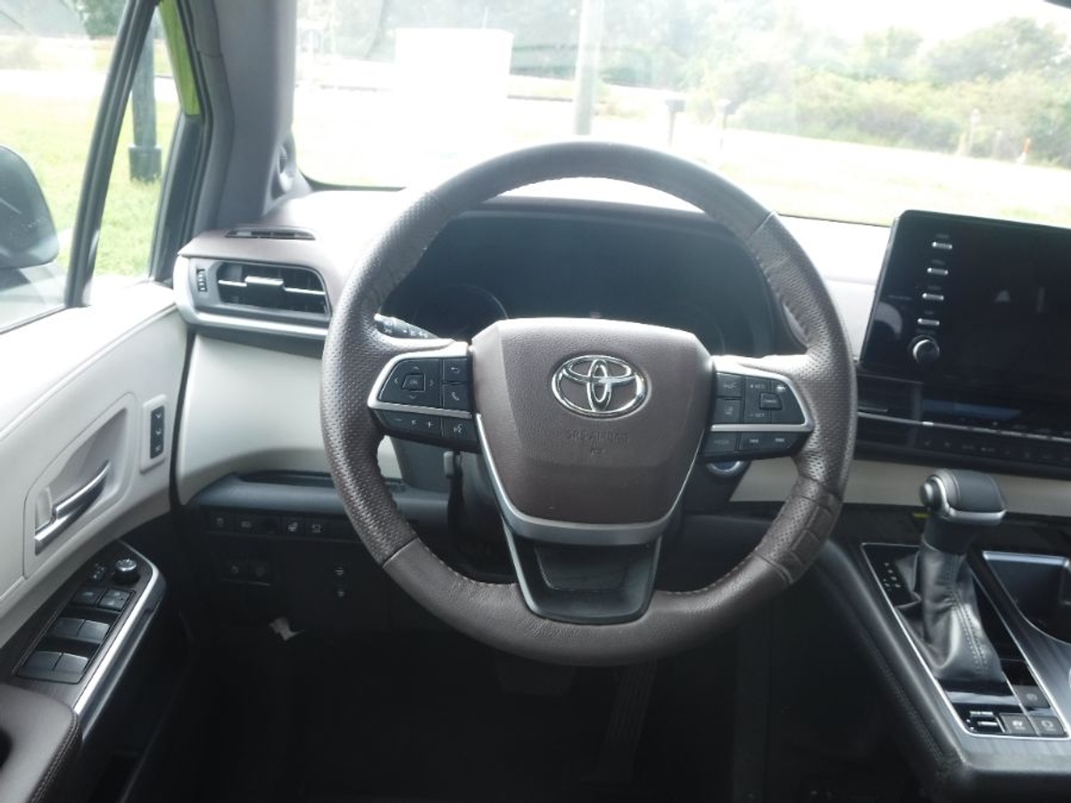 2022 TOYOTA SIENNA - Image 11