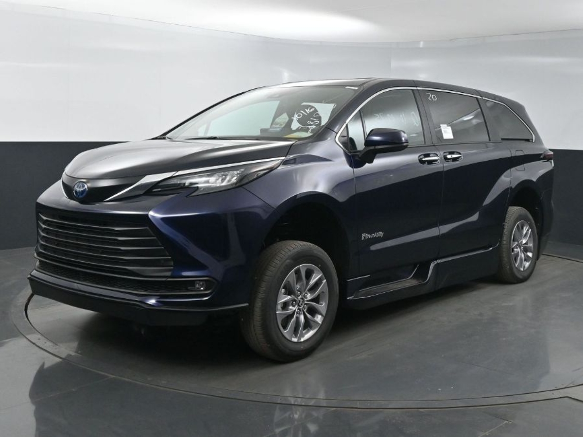 2025 TOYOTA SIENNA - Image 3