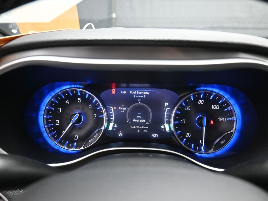 New 2025 Chrysler Pacifica Select Safety - BraunAbility Side Entry Entry In Floor Automatic Ramp