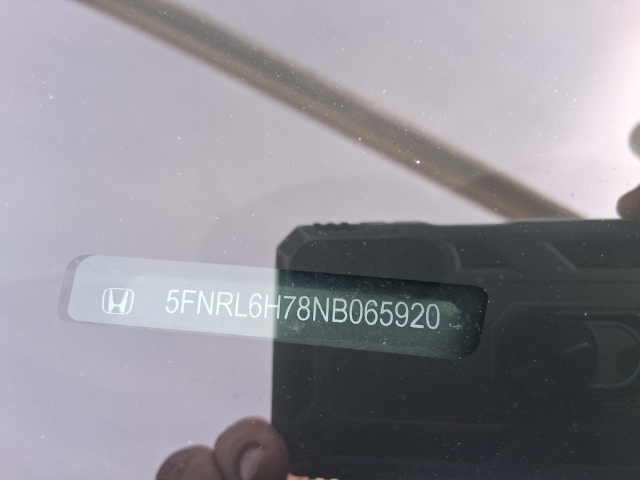 Silver Honda Odyssey image number 28