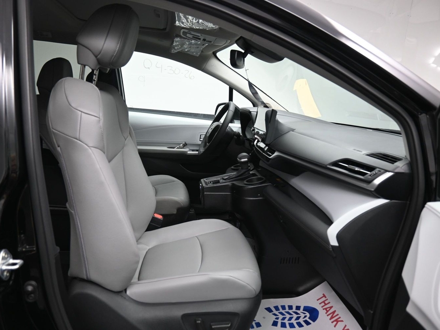 New 2026 Toyota Sienna Hybrid XLE Add - BraunAbility Side Entry Fold Out Automatic Ramp