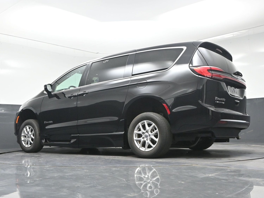 Used 2024 Chrysler Pacifica Touring L - BraunAbility Side Entry Fold Out Automatic Ramp