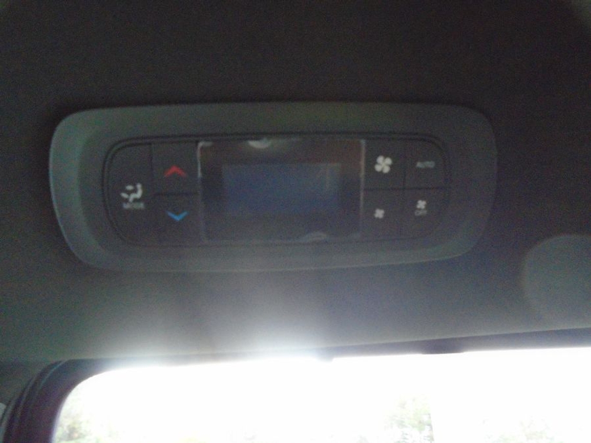 2025 CHRYSLER PACIFICA - Image 8