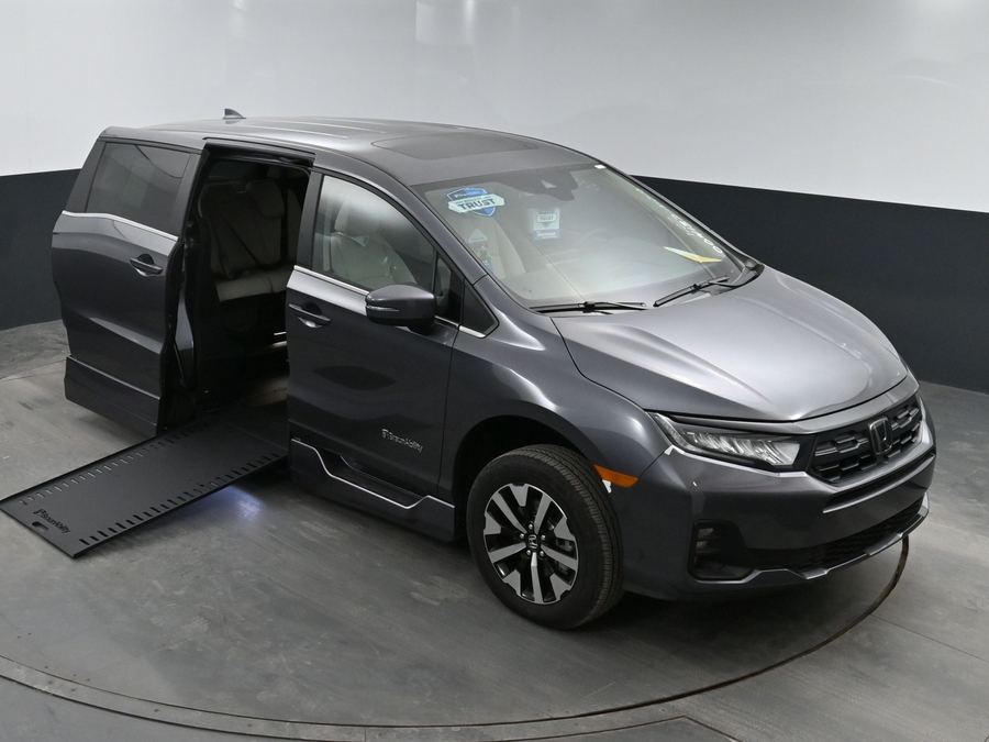 New 2025 Honda Odyssey EX-L - BraunAbility Side Entry Entry In Floor Automatic Ramp