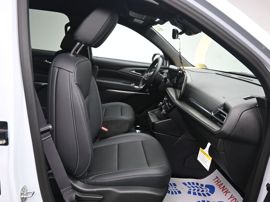 White Chevrolet Traverse image number 7