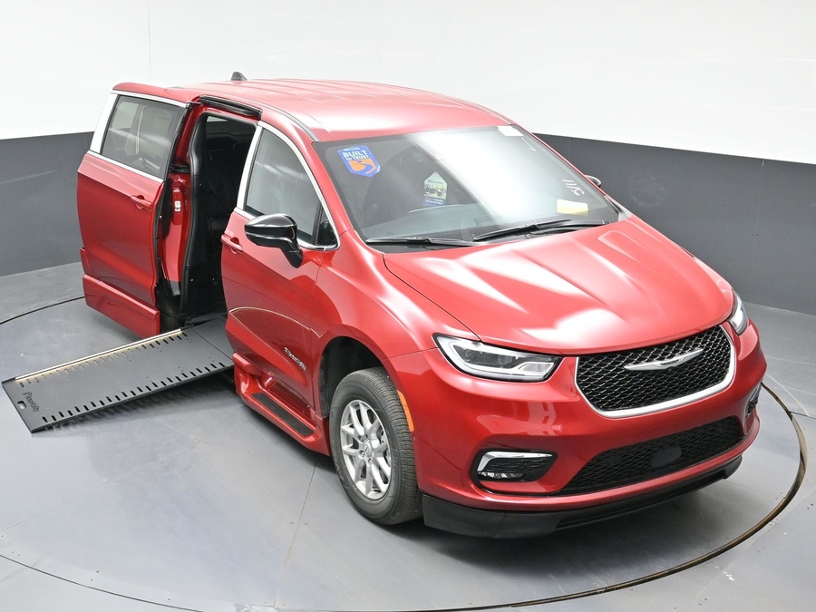 Red Chrysler Pacifica image number 21