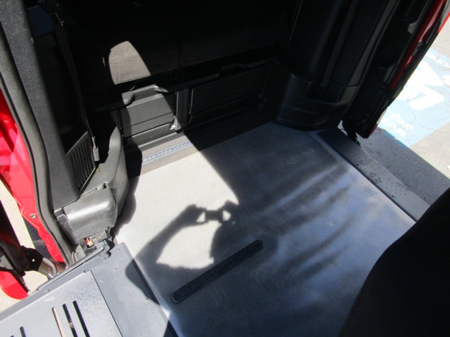 Used 2015 Dodge Grand Caravan SE - BraunAbility Side Entry Entry Fold Out Automatic Ramp