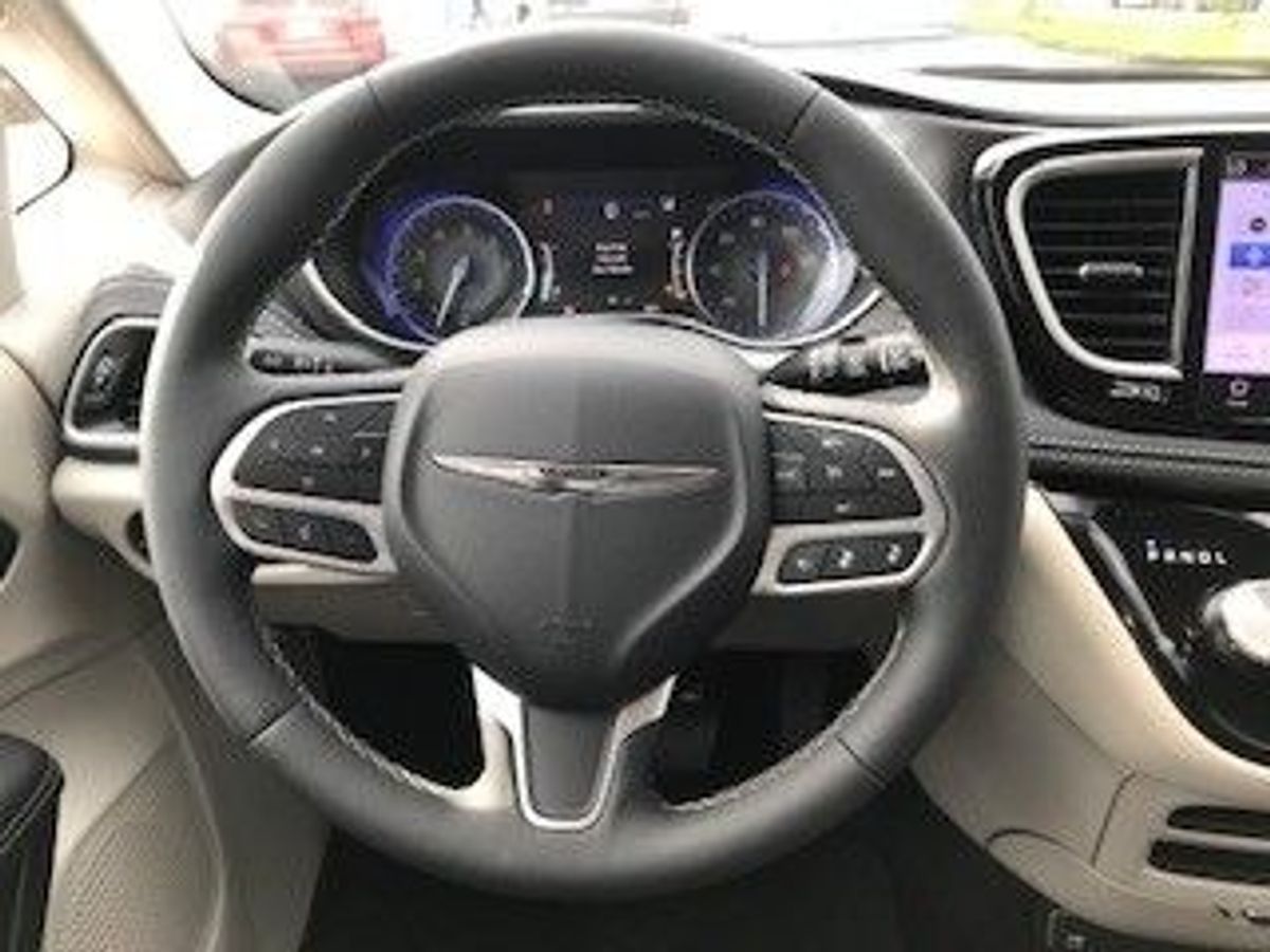 2024 CHRYSLER PACIFICA - Image 10