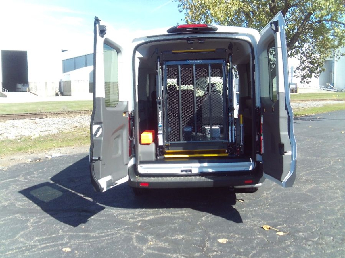 White Ford T350 image number 13