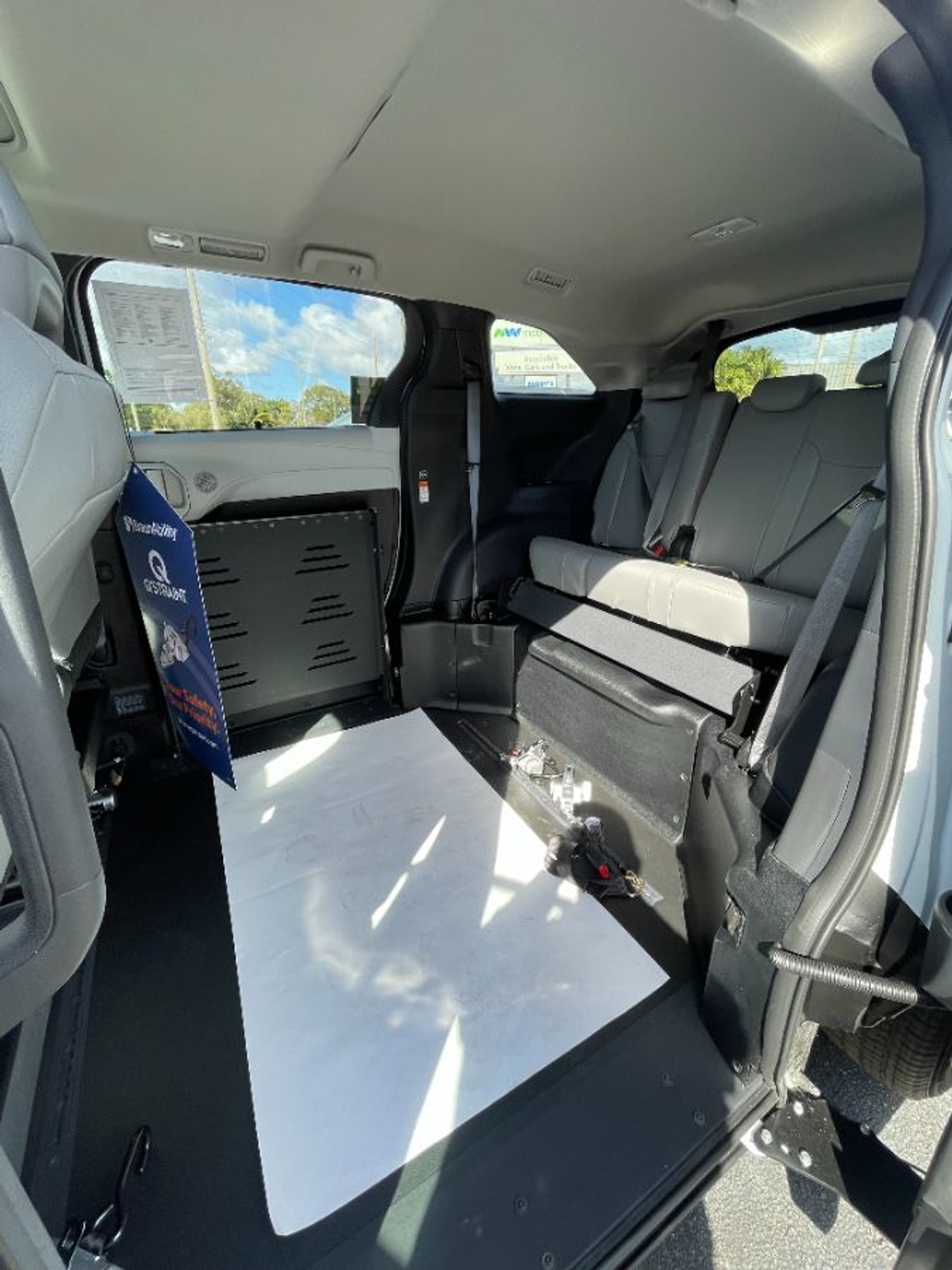 2025 TOYOTA SIENNA - Image 13