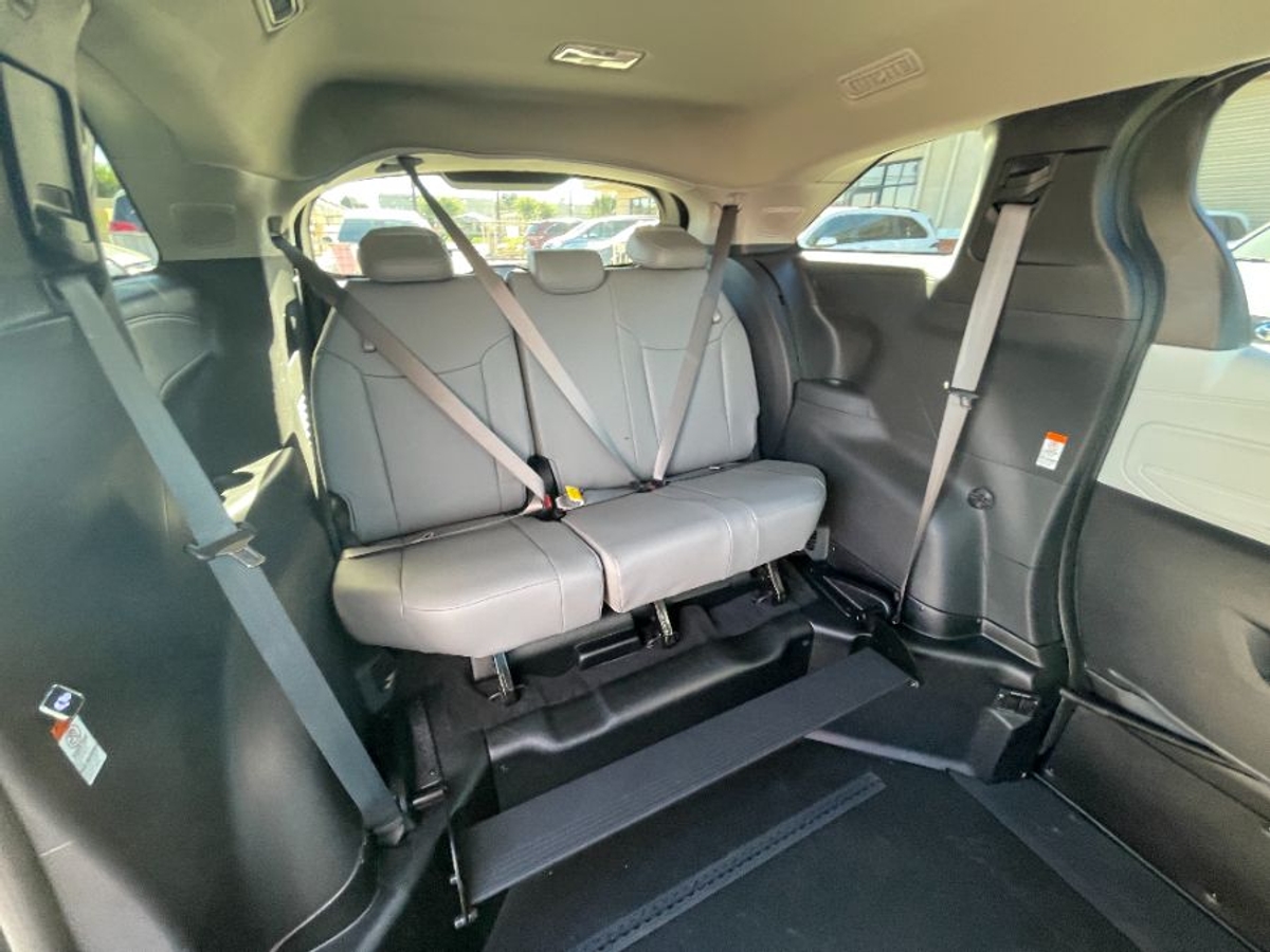 2025 TOYOTA SIENNA - Image 7