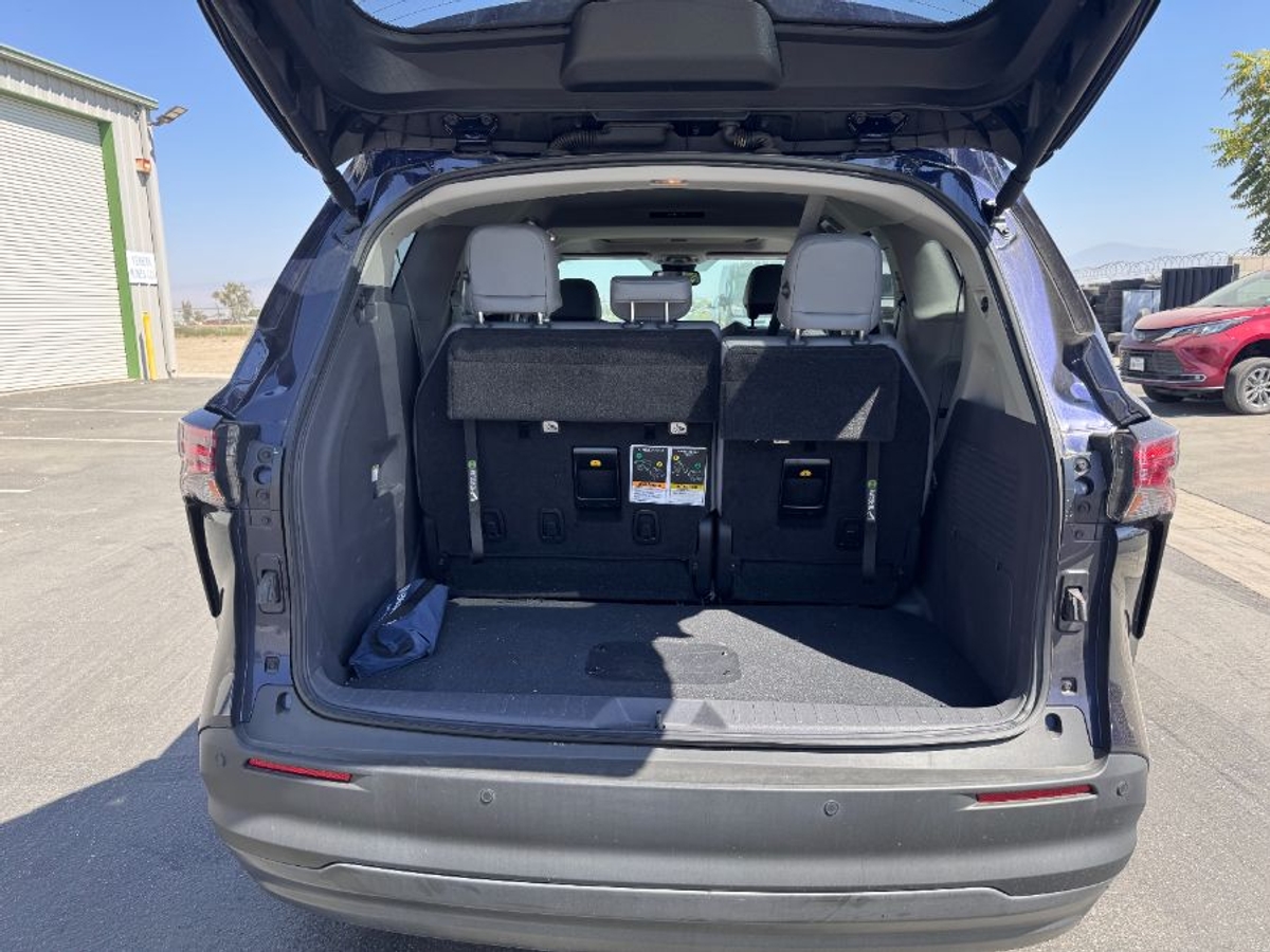 2022 TOYOTA SIENNA - Image 4