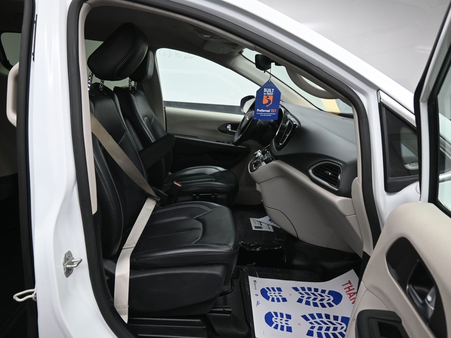 Used 2023 Chrysler Pacifica Touring L - BraunAbility Side Entry Entry Fold Out Automatic Ramp