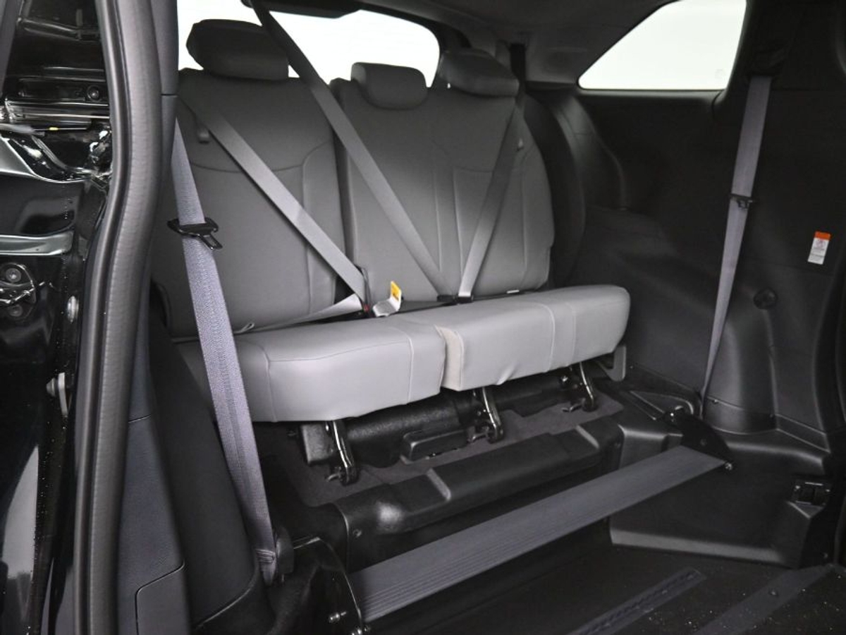 Black Toyota Sienna image number 6