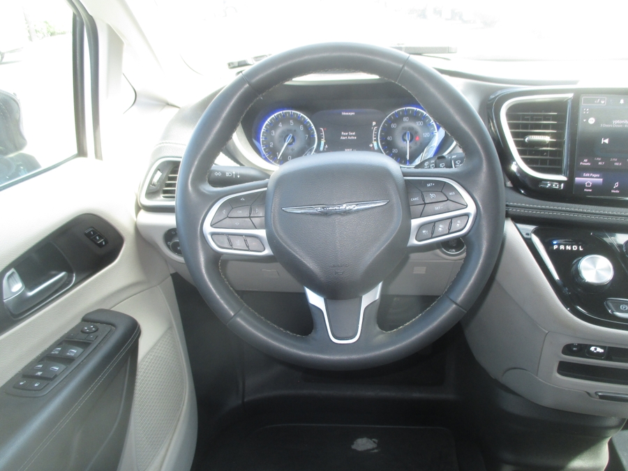 2024 Chrysler Pacifica Touring L - Photo 13