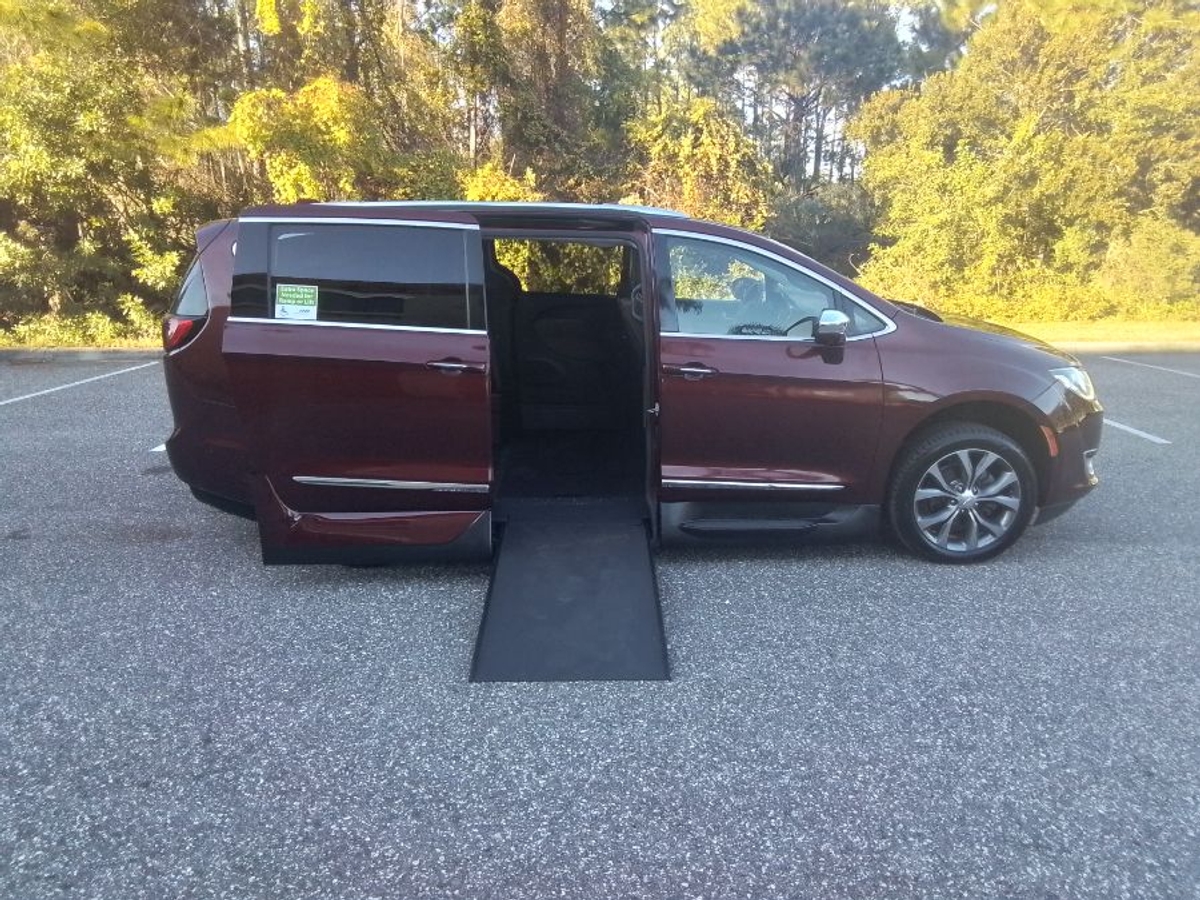 2018 CHRYSLER PACIFICA - Image 3