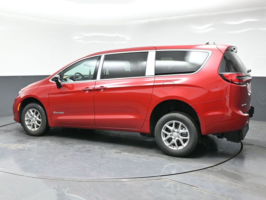 Red Chrysler Pacifica image number 1