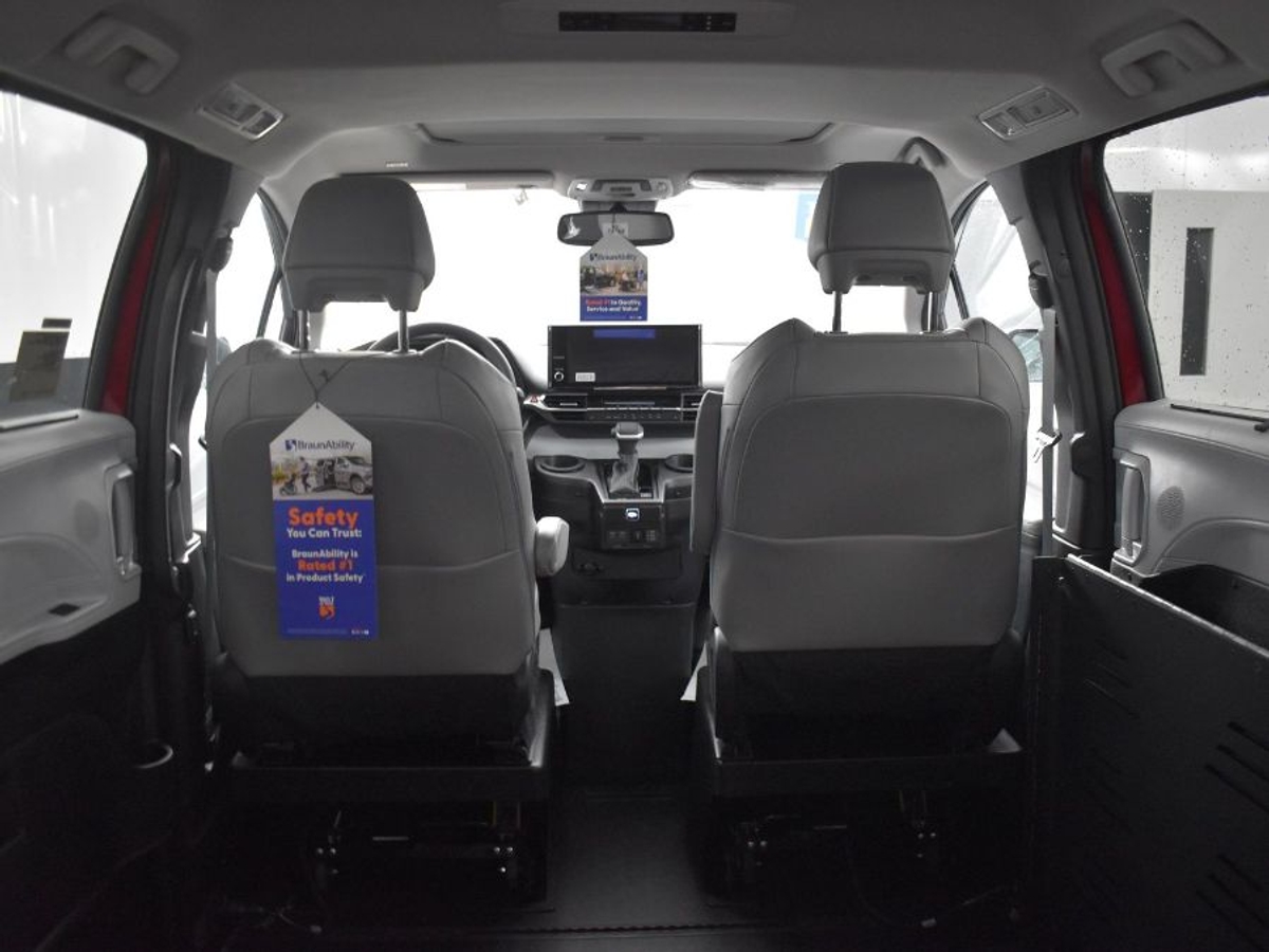 2025 TOYOTA SIENNA - Image 15