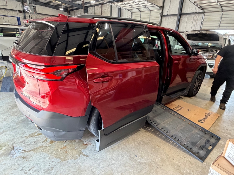 2023 Chevrolet Traverse RS - Photo 17