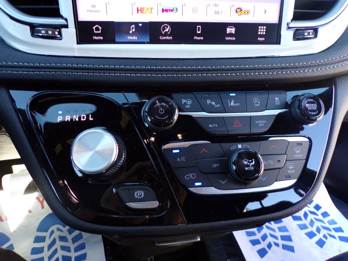 2025 CHRYSLER PACIFICA - Image 14