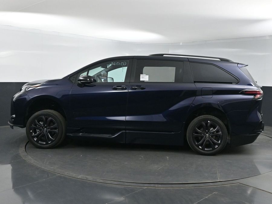 New 2025 Toyota Sienna Hybrid XSE Sport - BraunAbility Side Entry Entry In Floor Automatic Ramp