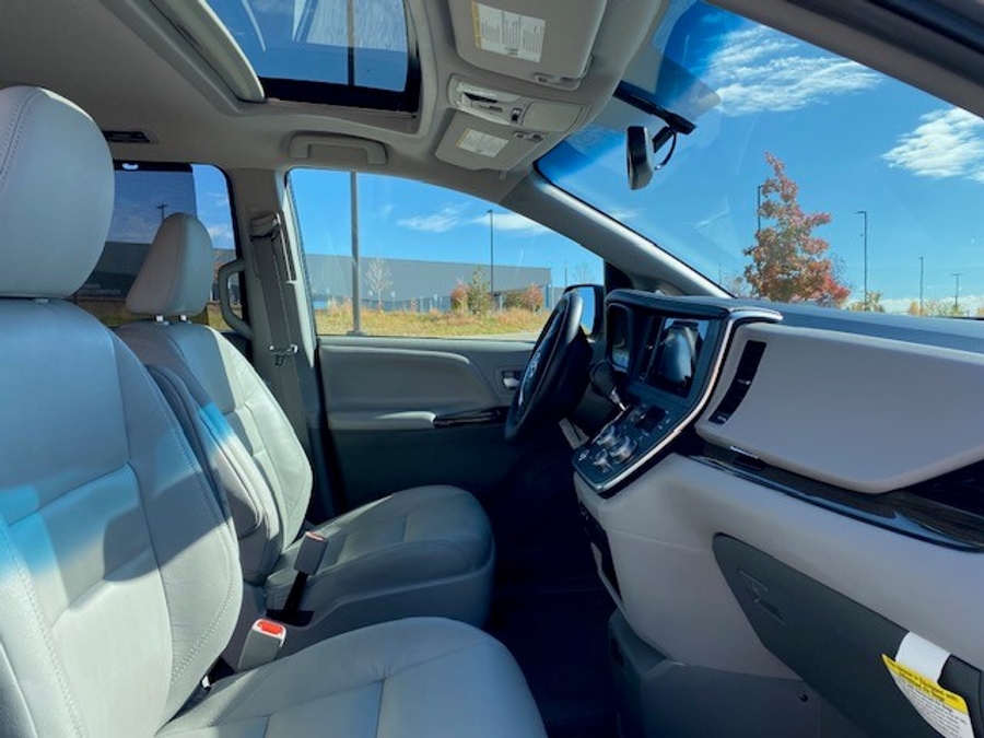 Used 2017 Toyota Sienna XLE Base - BraunAbility Side Entry Entry In Floor Automatic Ramp