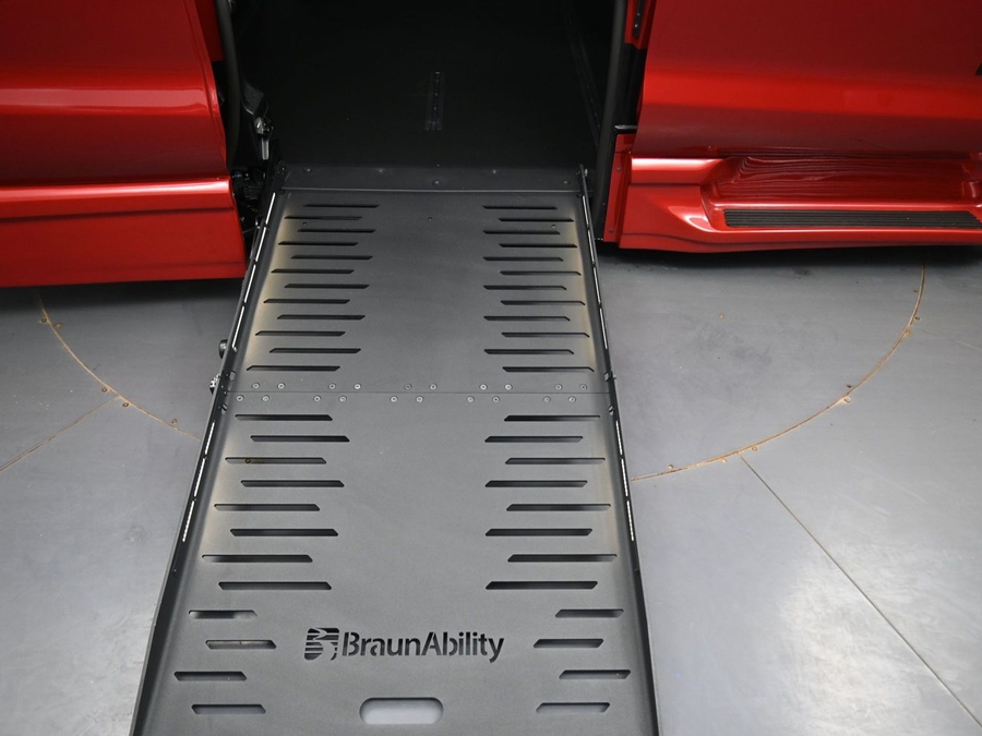 New 2027 Chrysler Pacifica Select Sport - BraunAbility Side Entry Fold Out Automatic Ramp