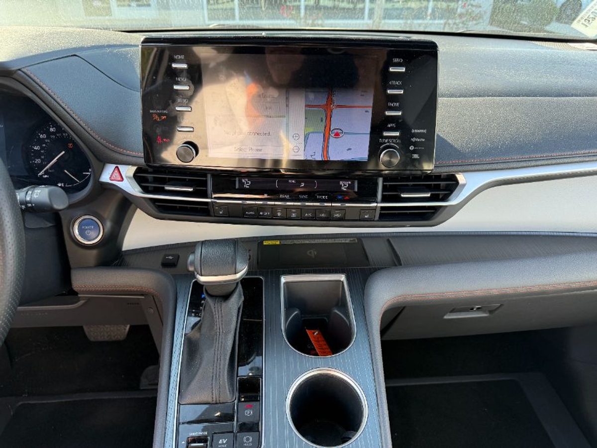 2023 TOYOTA SIENNA - Image 18