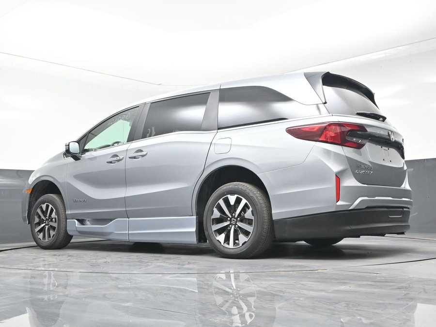 New 2026 Honda Odyssey EX-L - BraunAbility Side Entry Entry In Floor Automatic Ramp