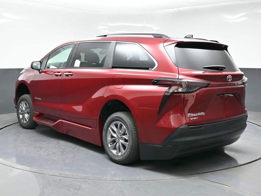 New 2026 Toyota Sienna Hybrid XLE Add - BraunAbility Side Entry Entry In Floor Automatic Ramp