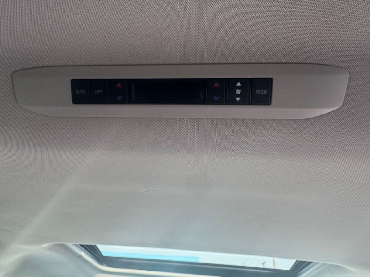 2024 TOYOTA SIENNA - Image 7