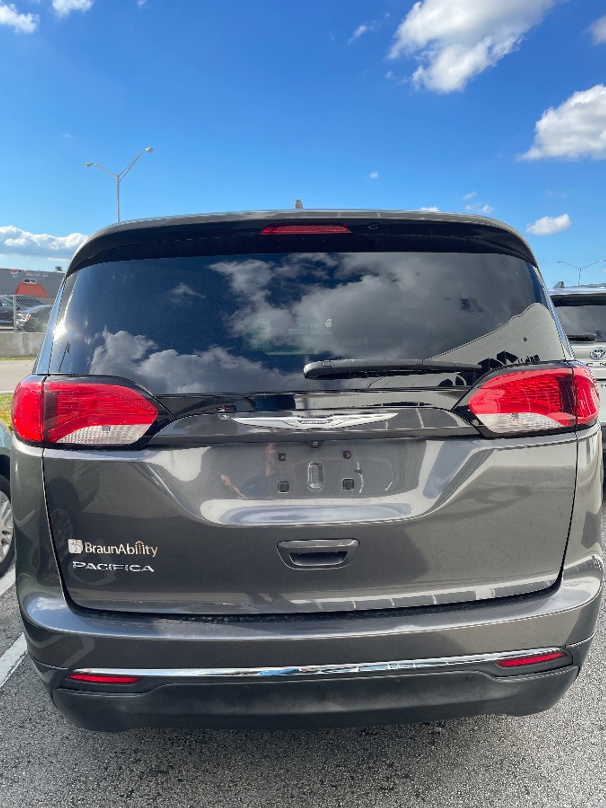 2017 CHRYSLER PACIFICA - Image 8