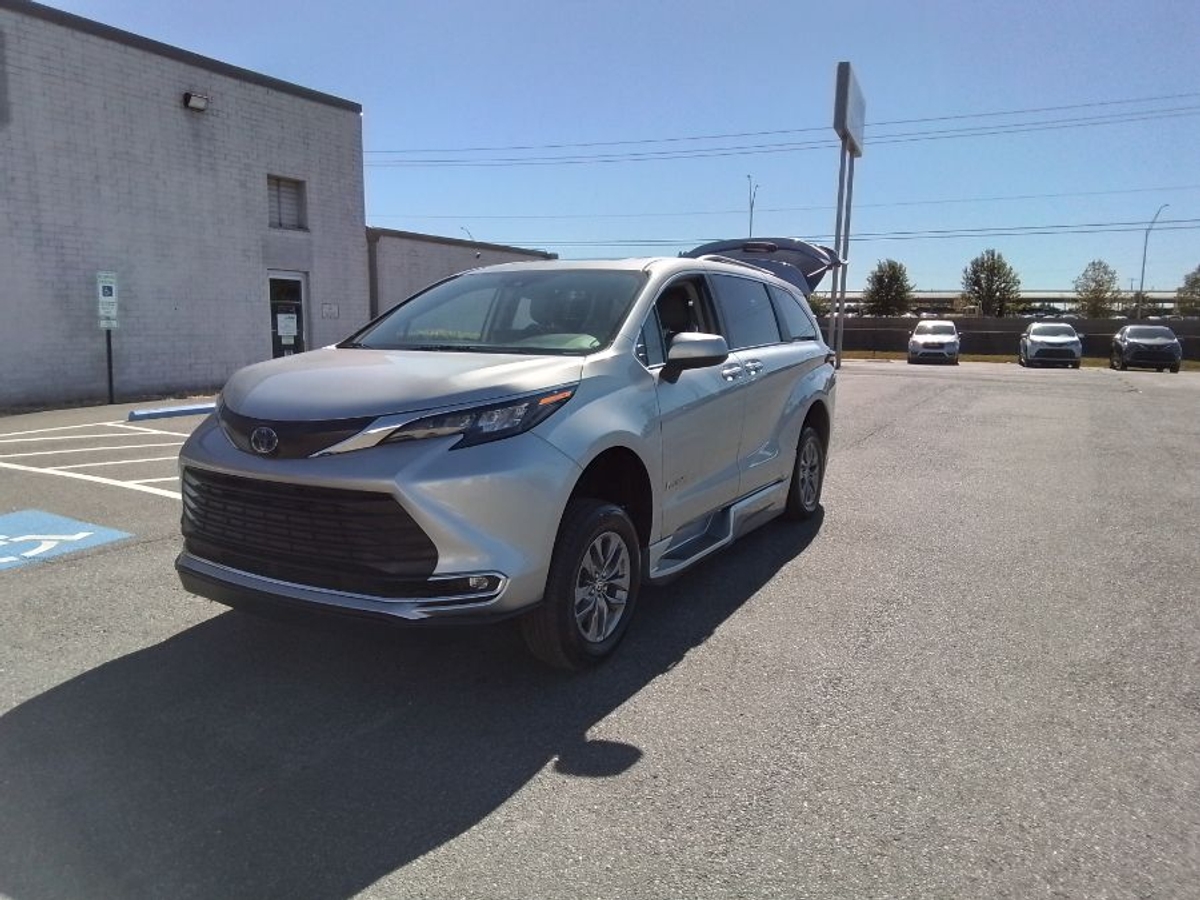 2024 TOYOTA SIENNA - Image 4