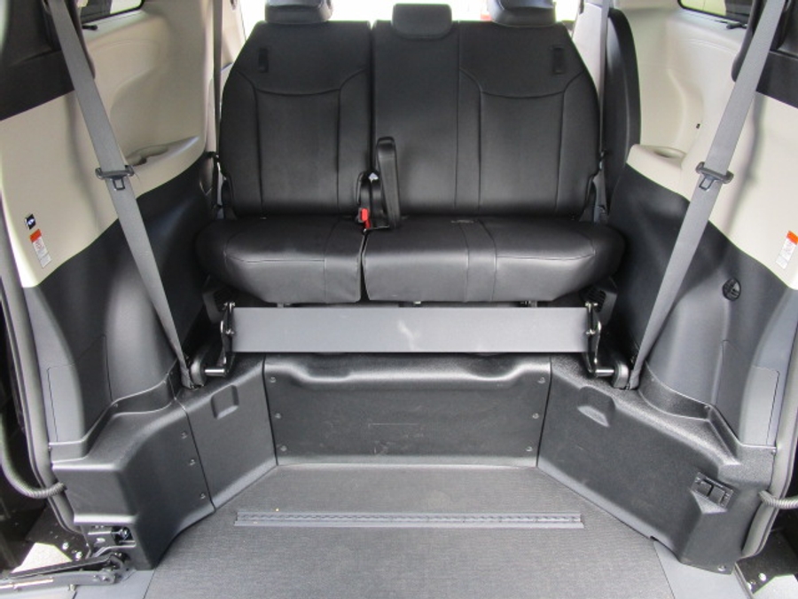 New 2026 Toyota Sienna Hybrid Limited - BraunAbility Side Entry Entry Fold Out Automatic Ramp