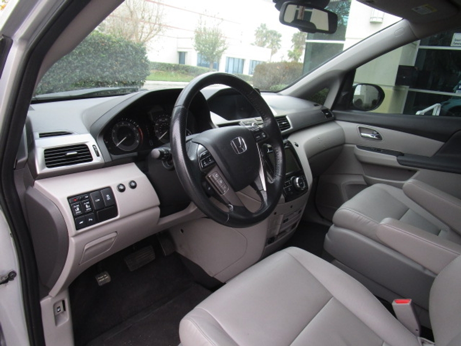 Used 2015 Honda Odyssey Touring Elite - VMI Side Entry Entry In Floor Automatic Ramp