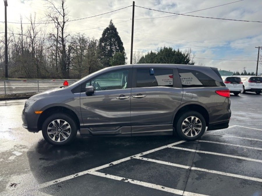 Used 2024 Honda Odyssey EX-L - BraunAbility Side Entry Entry In Floor Automatic Ramp