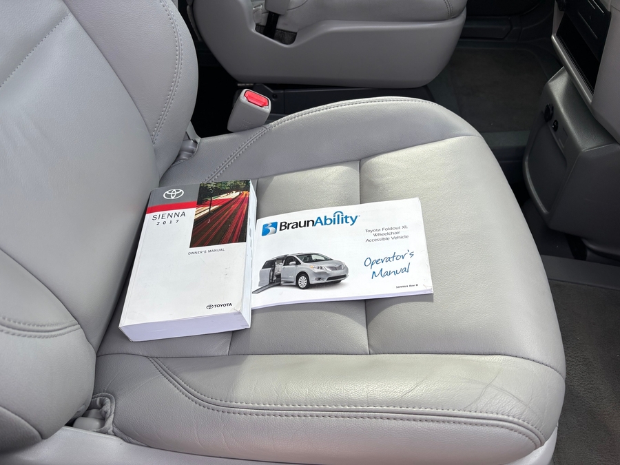 Used 2017 Toyota Sienna XLE Base - BraunAbility Side Entry Entry Fold Out Automatic Ramp