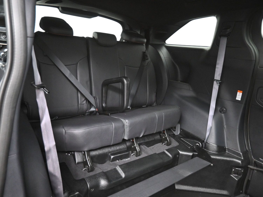 New 2025 Toyota Sienna Hybrid XSE Sport - BraunAbility Side Entry Entry In Floor Automatic Ramp