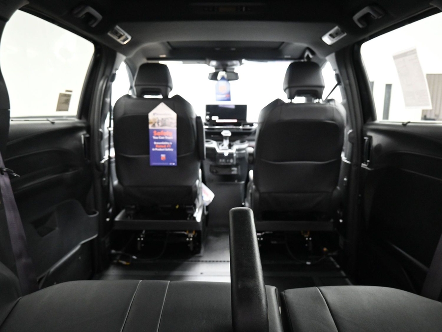 New 2025 Toyota Sienna Hybrid XSE Sport - BraunAbility Side Entry Entry In Floor Automatic Ramp