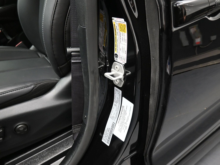 New 2026 Chrysler Pacifica Select Plus - BraunAbility Side Entry Entry Fold Out Automatic Ramp