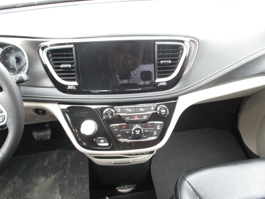 2022 CHRYSLER PACIFICA - Image 14