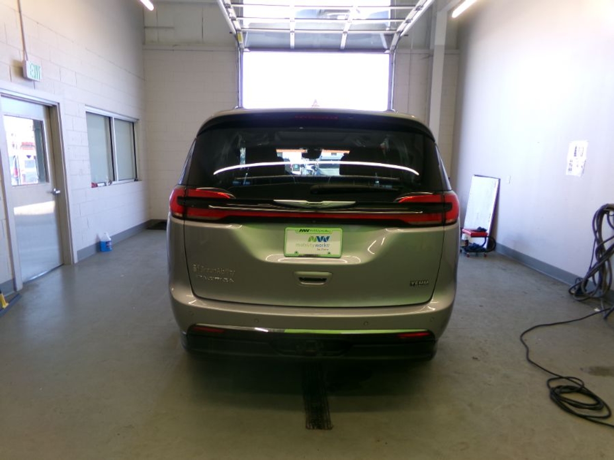 2021 CHRYSLER PACIFICA - Image 14