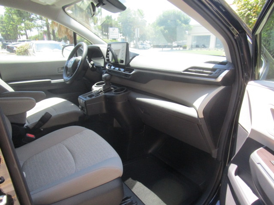 Used 2024 Toyota Sienna Hybrid LE Base - BraunAbility Side Entry Fold Out Automatic Ramp