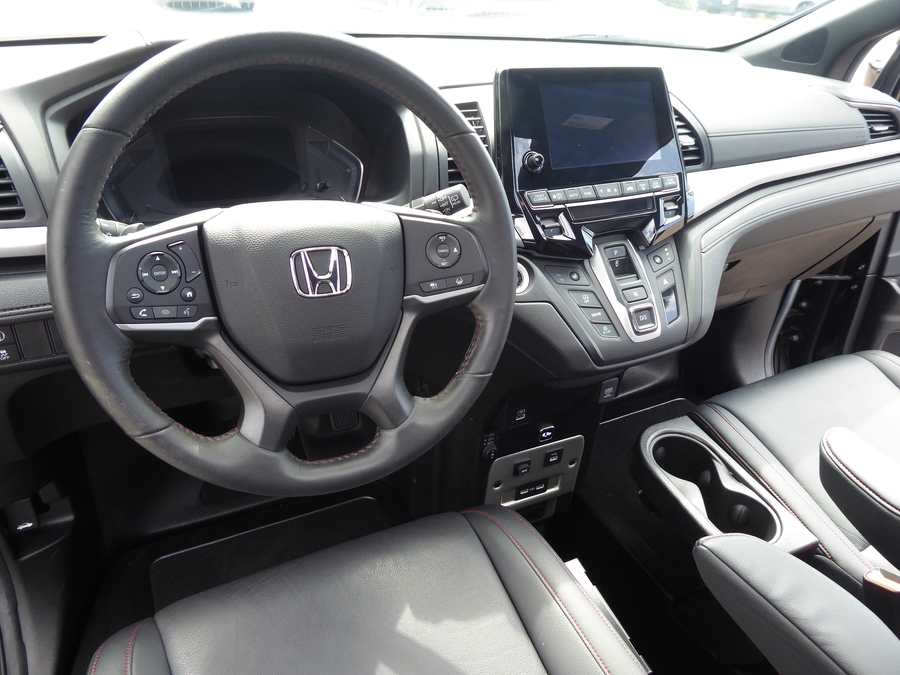 Used 2024 Honda Odyssey Sport - BraunAbility Side Entry In Floor Automatic Ramp