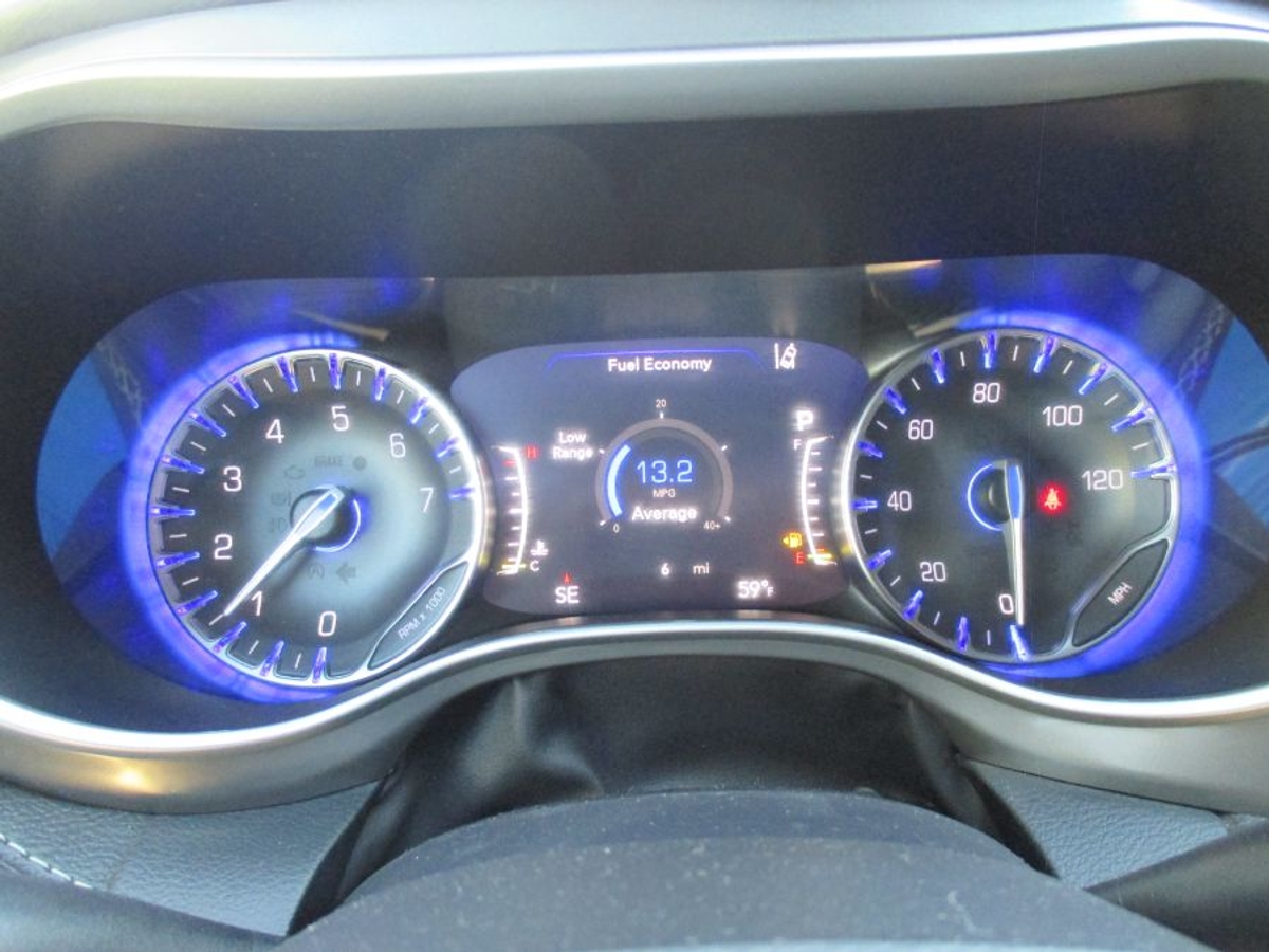 Grey Chrysler Pacifica image number 14