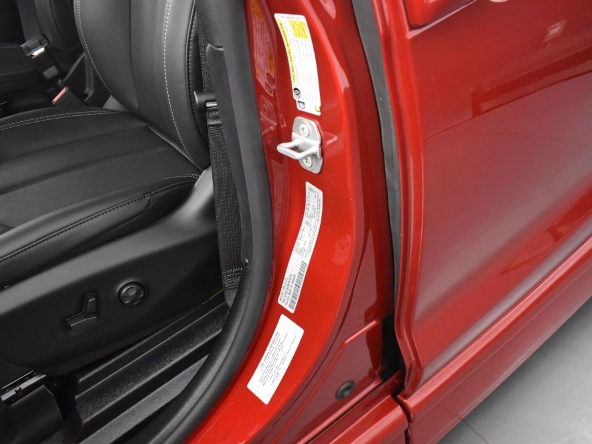 2025 CHRYSLER PACIFICA - Image 17