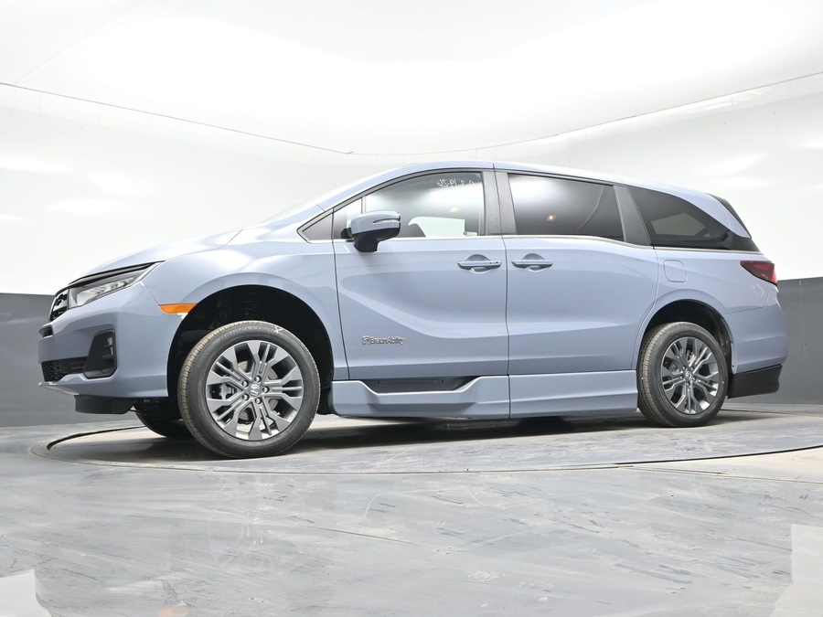 Grey Honda Odyssey image number 18