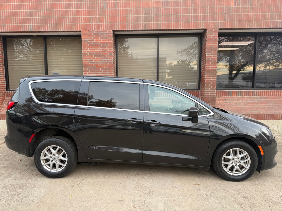 Used 2022 Chrysler Voyager LX - ATS Rear Entry Entry Fold Out Manual Ramp