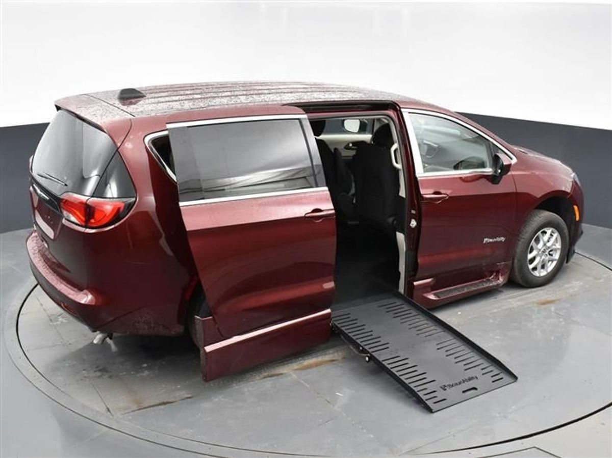 2023 CHRYSLER VOYAGER - Image 6