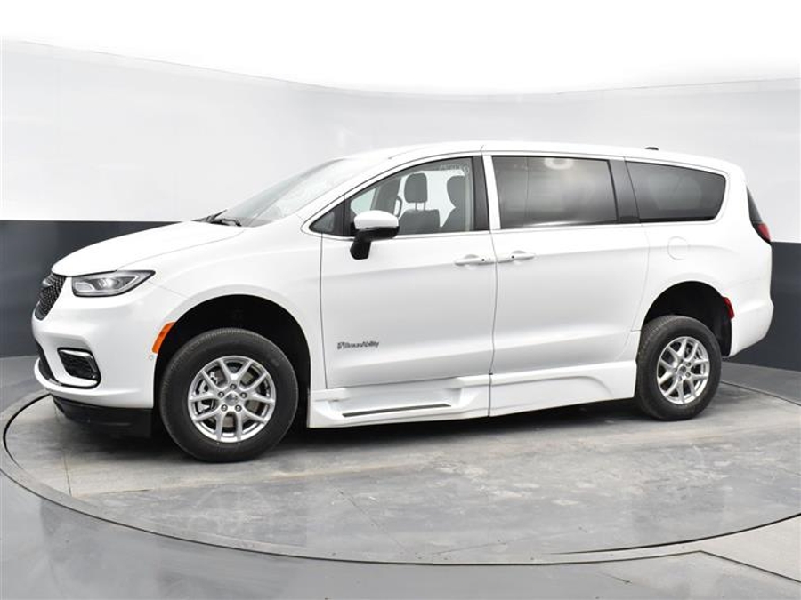 Used 2024 Chrysler Pacifica Touring L - BraunAbility Side Entry In Floor Automatic Ramp